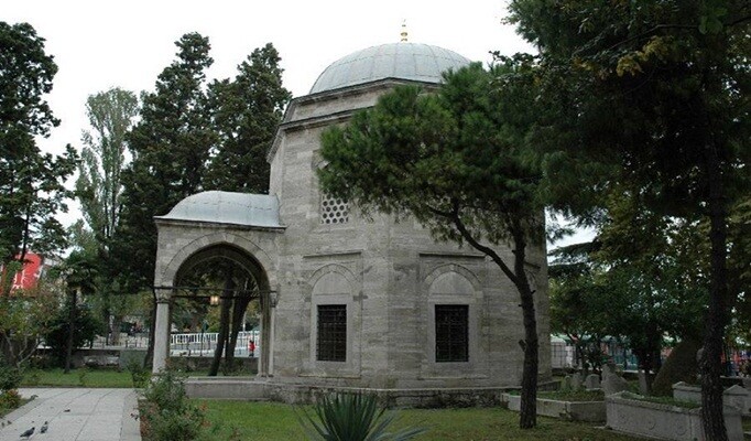 Barbaros Hayreddin Paşa mezarı